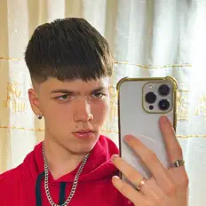 Poslechněte si interpreta PATO XMC, sledujte hudební videa, přečtěte si životopis, podívejte se na data turné a další informace.