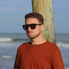Escucha a Noah Flows, mira videos musicales, lee su biografía, consulta las fechas de las gira y más.
