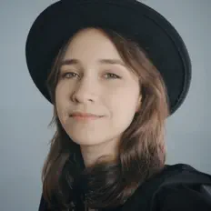 Luister naar Elle Cordova, bekijk muziekvideo's, lees de bio, bekijk de tourdata, en meer!
