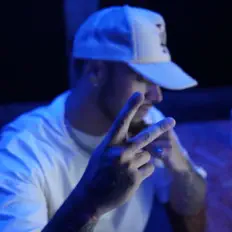 J Poet을(를) 듣고, 뮤직 비디오를 보고, 약력을 읽고, 투어 일정 등을 확인하세요!