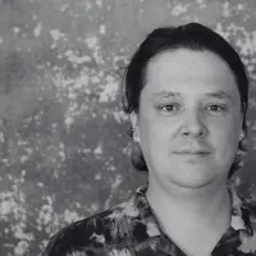 Escucha a Eleanor Collides, mira videos musicales, lee su biografía, consulta las fechas de las gira y más.