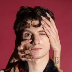 Ascolta Svetokron, guarda video musicali, leggi la biografia, vedi le date del tour & altro!