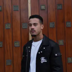 Escucha a No1sy, mira vídeos musicales, lee la biografía, consulta fechas de giras y mucho más.