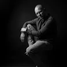 Écoutez Serge Dusault, regardez des vidéoclips, lisez la biographie, consultez les dates de tournée et plus encore !