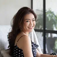 聆聽 undefined、觀看音樂影片、閱讀小傳、查看巡演日期等！