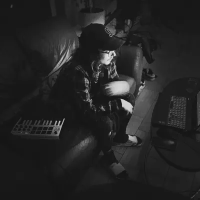 Listen to Sharpslnr, watch music videos, read bio, see tour dates & more!