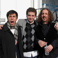 Ouve Empire State Express, vê vídeos de música, lê a biografia, vê as datas da digressão e muito mais!