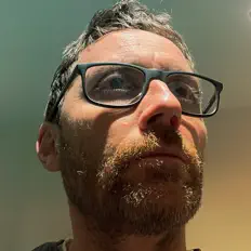 Poslechněte si interpreta John Rushton, sledujte hudební videa, přečtěte si životopis, podívejte se na data turné a další informace.