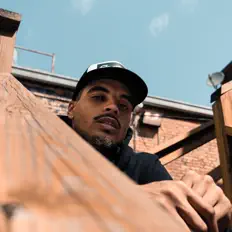 Ouve Remmy Rasclat, vê vídeos de música, lê a biografia, vê as datas da digressão e muito mais!