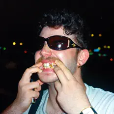 Poslechněte si interpreta ŞPITZER, sledujte hudební videa, přečtěte si životopis, podívejte se na data turné a další informace.