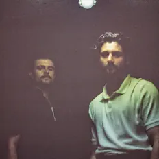 Ouve Glass Violet, vê vídeos de música, lê a biografia, vê as datas da digressão e muito mais!