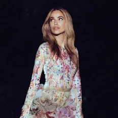 Listen to Zoë Tauran, watch music videos, read bio, see tour dates & more!