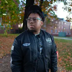 收听 YOUNG N3W TOPIC、观看音乐视频、阅读小传、查看巡演日期等 ！