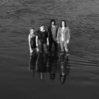 undefinedを聴いたり、ミュージックビデオを鑑賞したり、経歴やツアー日程などを確認したりしましょう！