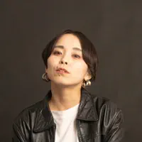 Escucha a undefined, mira vídeos musicales, lee la biografía, consulta fechas de giras y mucho más.