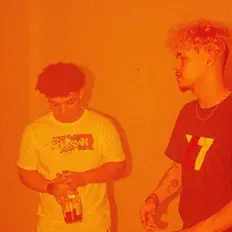 Yung NIKを聴いたり、ミュージックビデオを鑑賞したり、経歴やツアー日程などを確認したりしましょう！