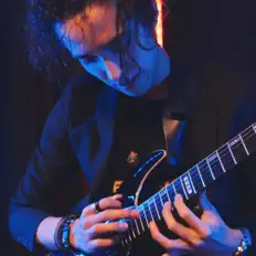 收听 Dethraxx、观看音乐视频、阅读小传、查看巡演日期等 ！
