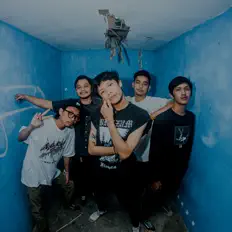 Escucha a Varasite, mira videos musicales, lee su biografía, consulta las fechas de las gira y más.