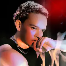 聆聽 Young Negrensé、觀看音樂影片、閱讀小傳、查看巡演日期等！