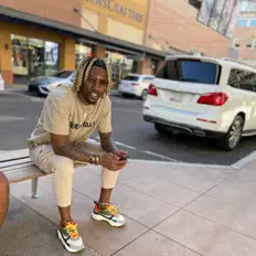 Ακούστε περιεχόμενο από Official YACC, παρακολουθήστε μουσικά βίντεο, διαβάστε το βιογραφικό, δείτε ημερομηνίες περιοδείας, και πολλά ακόμη!