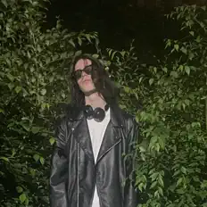 Ascolta UrDrug, guarda video musicali, leggi la biografia, vedi le date del tour & altro!