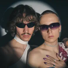 HYBISAE सुनें, म्यूज़िक वीडियो देखें, बायो पढ़ें, दौरे की तारीखें और बहुत कुछ देखें!