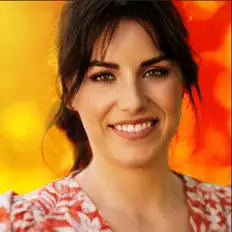 Hör dir Mela Rose an, schau dir Musikvideos an, lies die Biografie, finde Tourdaten und mehr!