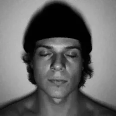 Hör dir James Sharp an, schau dir Musikvideos an, lies die Biografie, finde Tourdaten und mehr!