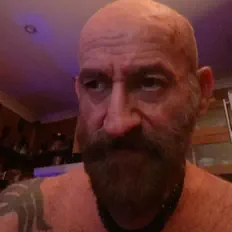 IliasRo을(를) 듣고, 뮤직 비디오를 보고, 약력을 읽고, 투어 일정 등을 확인하세요!