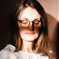 Dengarkan Louise Bichan, tonton video musik, baca bio, lihat tanggal tur & lainnya!