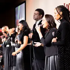 Dengarkan Sound of Heaven Worship, tonton video musik, baca bio, lihat tanggal tur & lainnya!