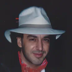 LEVENT ÇOKER dinle, müzik videolarını izle, biyografisini oku, tur tarihlerini ve daha fazlasını gör!