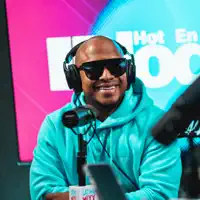 undefined dinle, müzik videolarını izle, biyografisini oku, tur tarihlerini ve daha fazlasını gör!