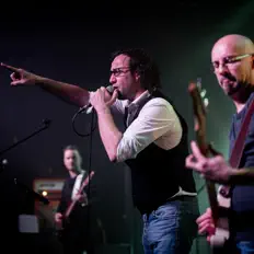 Ascolta No Pan Kissa, guarda video musicali, leggi la biografia, vedi le date del tour & altro!