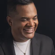 Ouve Alex Matos, vê vídeos de música, lê a biografia, vê as datas da digressão e muito mais!
