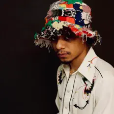 聆聽 Jarreaux、觀看音樂影片、閱讀小傳、查看巡演日期等！