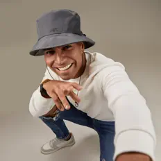Listen to Jesús Vega, watch music videos, read bio, see tour dates & more!
