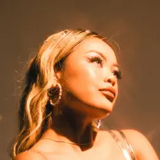 Dengarkan Erica Padilla, tonton video musik, baca bio, lihat tanggal tur & lainnya!