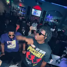 聆聽 C. West、觀看音樂影片、閱讀小傳、查看巡演日期等！