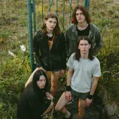 Hör dir ВСЁ В МЕРУ an, schau dir Musikvideos an, lies die Biografie, finde Tourdaten und mehr!