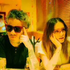 Escucha a CHICOCHICA, mira videos musicales, lee su biografía, consulta las fechas de las gira y más.
