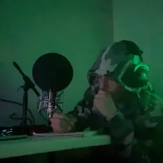 Hör dir traww an, schau dir Musikvideos an, lies die Biografie, finde Tourdaten und mehr!