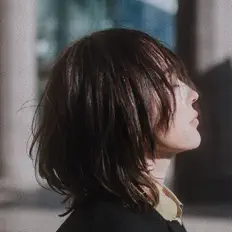 outliving सुनें, म्यूज़िक वीडियो देखें, बायो पढ़ें, दौरे की तारीखें और बहुत कुछ देखें!