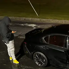 Ouve Von, vê vídeos de música, lê a biografia, vê as datas da digressão e muito mais!