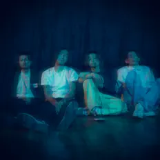 聆聽 EMPTYSCENARIO、觀看音樂影片、閱讀小傳、查看巡演日期等！