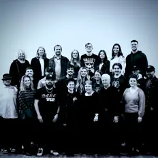 Ouve Valley Worship, vê vídeos de música, lê a biografia, vê as datas da digressão e muito mais!