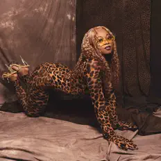 Poslechněte si interpreta Kambria, sledujte hudební videa, přečtěte si životopis, podívejte se na data turné a další informace.