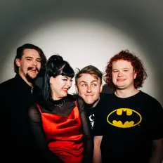 Escucha a Phd!, mira videos musicales, lee su biografía, consulta las fechas de las gira y más.