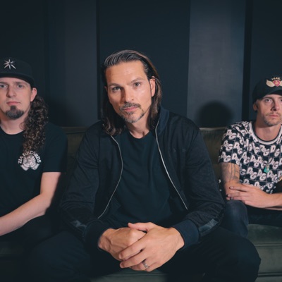 Ouça Adelitas Way, assista a videoclipes, leia a biografia, veja as datas das turnês e mais!