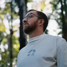 Poslechněte si interpreta FAIR GAME, sledujte hudební videa, přečtěte si životopis, podívejte se na data turné a další informace.